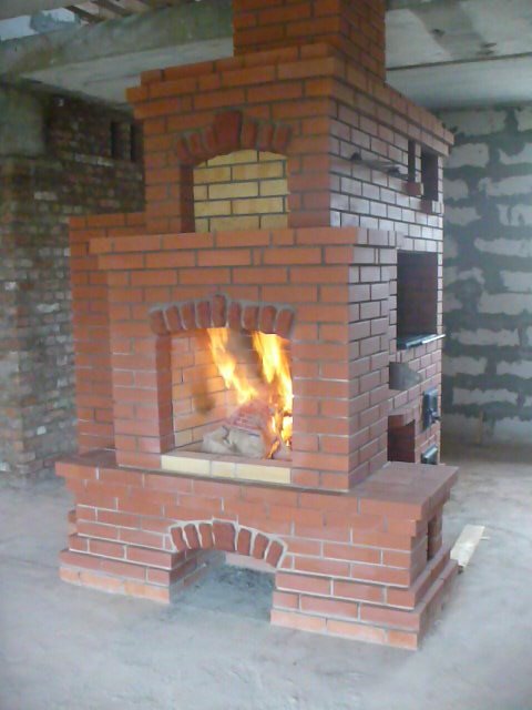 Камин с русской